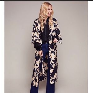 Maison du Soir Black & Gold Robe Kimono